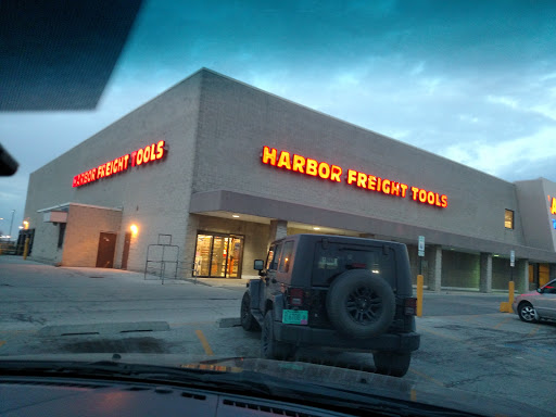 Hardware Store «Harbor Freight Tools», reviews and photos, 7600 la Crosse Ave, Burbank, IL 60459, USA