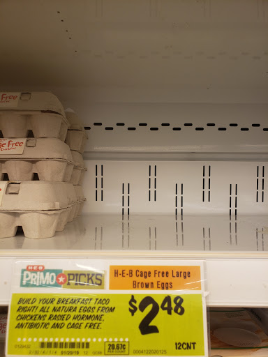 Grocery Store «H-E-B Grocery», reviews and photos, 5000 32nd St, Groves, TX 77619, USA