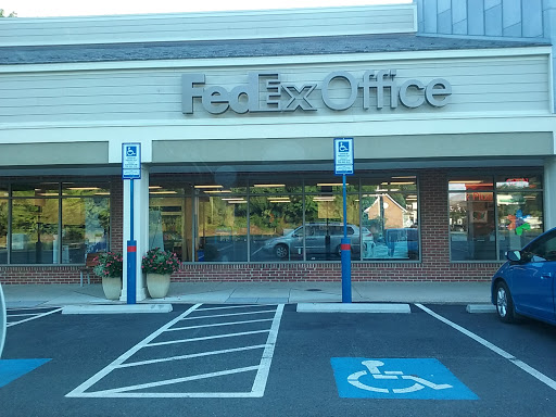 Print Shop «FedEx Office Print & Ship Center», reviews and photos, 2156 Barracks Rd, Charlottesville, VA 22903, USA