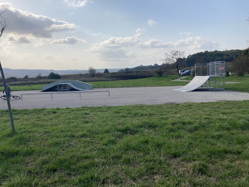 Terrain de football Espaces de jeux Enfants à Saint-Pons-la-Calm