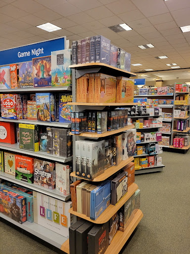 Book Store «Barnes & Noble», reviews and photos, 47 E Chicago Ave, Naperville, IL 60540, USA