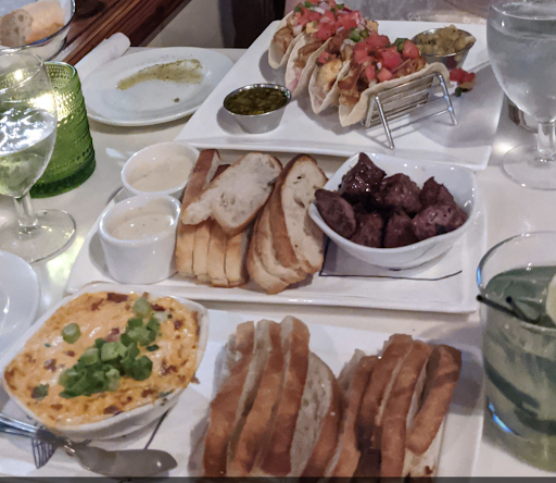 American Restaurant «Tuscarora Mill Restaurant», reviews and photos, 203 Harrison St SE, Leesburg, VA 20175, USA