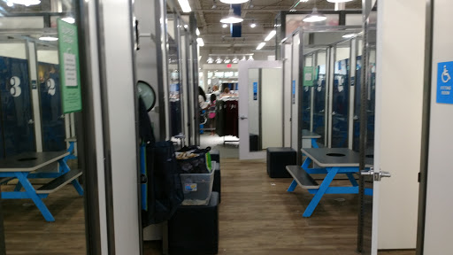 Clothing Store «Old Navy», reviews and photos, 100 Premium Outlets Dr, Blackwood, NJ 08012, USA