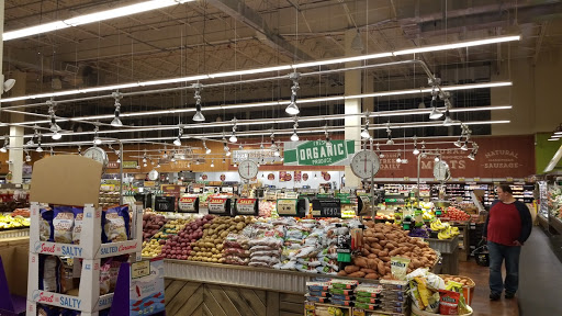 Grocery Store «Fresh Thyme Farmers Market- 82nd», reviews and photos, 4225 E 82nd St, Indianapolis, IN 46250, USA
