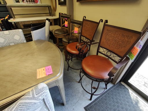 Furniture Store «Encore Home Furnishings», reviews and photos, 2730 NE Bunn Rd, McMinnville, OR 97128, USA