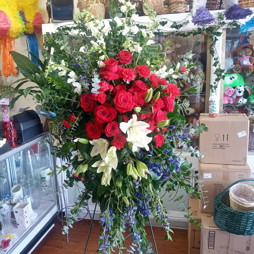 Florist «Send Your Love Flowers & Balloons», reviews and photos, 1417 SW Military Dr, San Antonio, TX 78221, USA