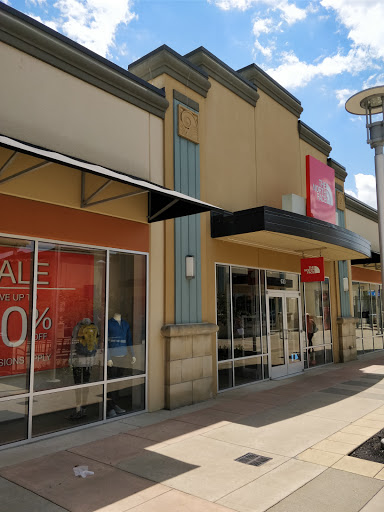 The North Face Outlet, 127 Premium Outlets Dr #633, Monroe, OH 45050, USA, 
