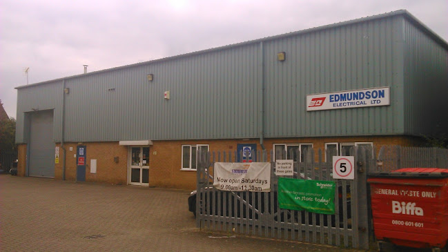 Comentarii opinii despre Edmundson Electrical