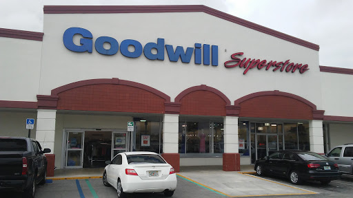 Goodwill Tamiami Superstore, 9760 SW 8th St, Miami, FL 33174, USA, 