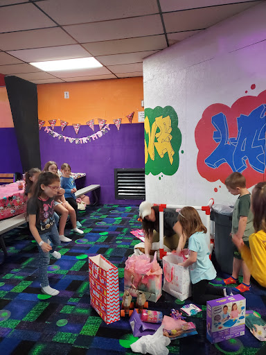 Roller Skating Rink «Magic Wheels Skating Center», reviews and photos, 1671 Fort Campbell Blvd, Clarksville, TN 37042, USA