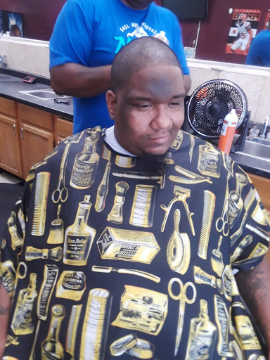 Barber Shop «platinum stylez barbershop», reviews and photos, 321 E 200th St, Euclid, OH 44119, USA