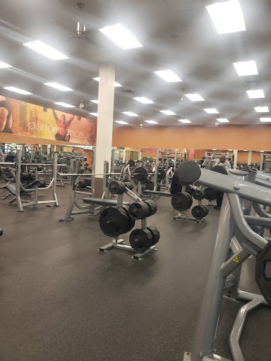 Gym «LA Fitness», reviews and photos, 44777 Mound Rd, Sterling Heights, MI 48314, USA