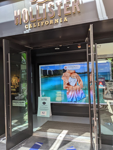 Clothing Store «Hollister Co.», reviews and photos, 647 Spectrum Center Dr, Irvine, CA 92618, USA