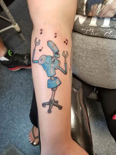 Tattoo Shop «Ageless Art Tattoo & Piercing», reviews and photos, 711 E Lewis and Clark Pkwy, Clarksville, IN 47129, USA