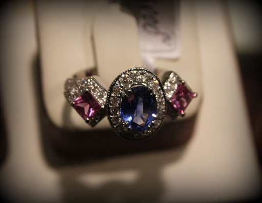 Jewelry Store «Jewelry World», reviews and photos, 26530 Bouquet Canyon Rd, Santa Clarita, CA 91350, USA