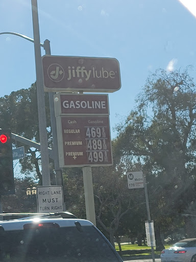 Jiffy lube oil change center