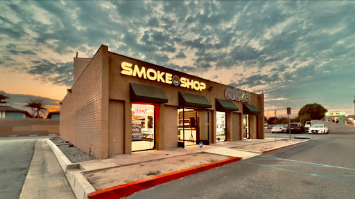 Clouds Master Smoke Shop