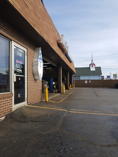 Tire Shop «Merlin 200,000 Miles Shop», reviews and photos, 2108 N Lewis Ave, Waukegan, IL 60087, USA