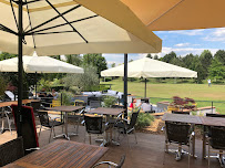 Atmosphère du Restaurant La Terrasse à Bussy-Saint-Georges - n°16