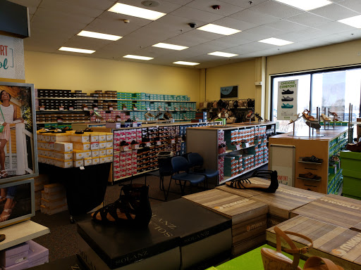 Shoe Store «Shoe Carnival», reviews and photos, 3271 Marketplace Dr, Council Bluffs, IA 51501, USA