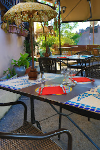 Atmosphère du Restaurant de spécialités provençales Auberge de Provence à Grasse - n°5