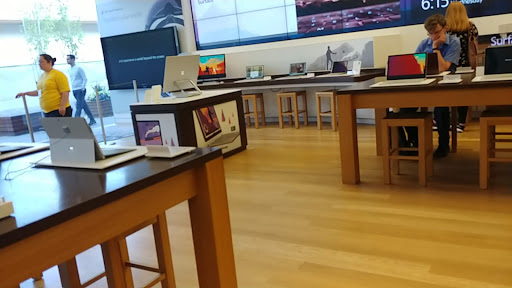 Computer Store «Microsoft Store - University Village», reviews and photos, 2624 NE University Village St, Seattle, WA 98105, USA