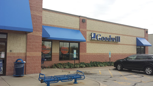 Thrift Store «Goodwill Store & Donation Center», reviews and photos, 543 North Ave, Glendale Heights, IL 60139, USA