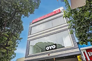 OYO Flagship Royal Residency image