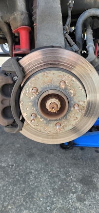 Cruz Tires - Tire Repair Shop & Changing Service, Quality & Affordable New Tires in Lakewood CA - Photo 4 - Car repair in Lakewood, CA, Long Beach