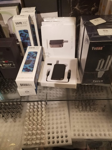 Tobacco Shop «Head Lines Smokes», reviews and photos, 1056 Broad Ripple Ave, Indianapolis, IN 46220, USA