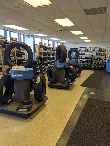 Tire Shop «Tireman Auto Service Centers», reviews and photos, 532 Illinois Ave, Maumee, OH 43537, USA