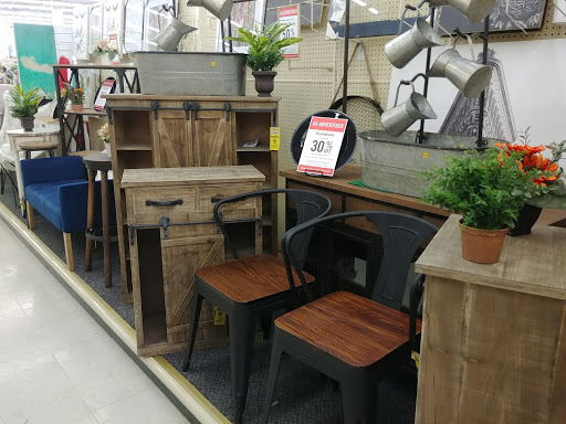 Craft Store «Hobby Lobby», reviews and photos, 200 S Randall Rd, Elgin, IL 60123, USA