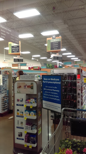 Grocery Store «Kroger», reviews and photos, 125 Towne Dr, Bluffton, SC 29910, USA