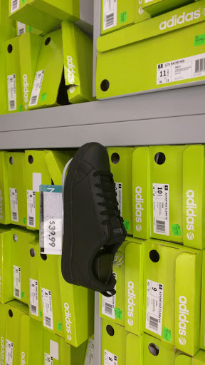 Shopping Mall «Clinton Crossing Premium Outlets», reviews and photos, 20 Killingworth Turnpike, Clinton, CT 06413, USA