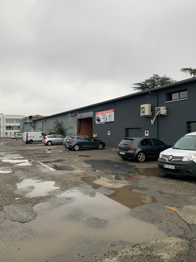 Garage mécanique UDH AUTOMOBILE, mécanicien Toulouse Purpan, vente de pneus occasions et neufs et mécanicien général