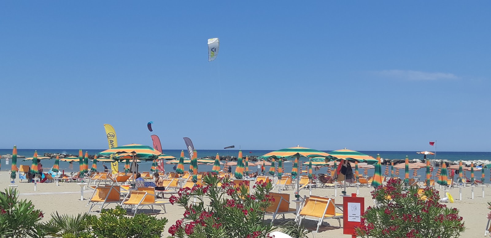 Zdjęcie Spiaggia di Cattolica II z przestronna zatoka