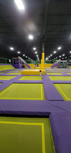 Shopping Mall «Putnam Place Shopping Center», reviews and photos, 1245 Dixwell Ave, Hamden, CT 06514, USA