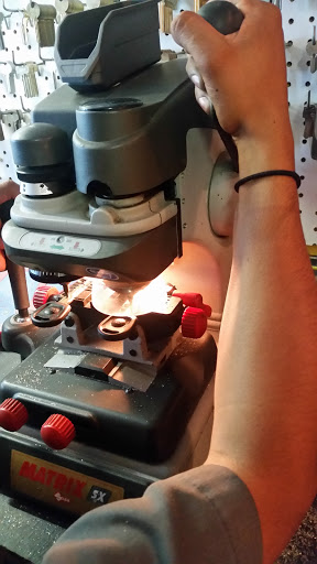 Locksmith «Heloh Locksmith», reviews and photos, 515 Redondo Ave, Long Beach, CA 90804, USA