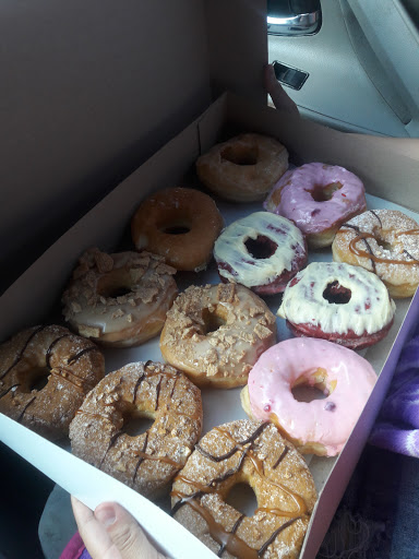 Donut Shop «Donut Kingdom», reviews and photos, 685 W Tennessee St, Tallahassee, FL 32304, USA