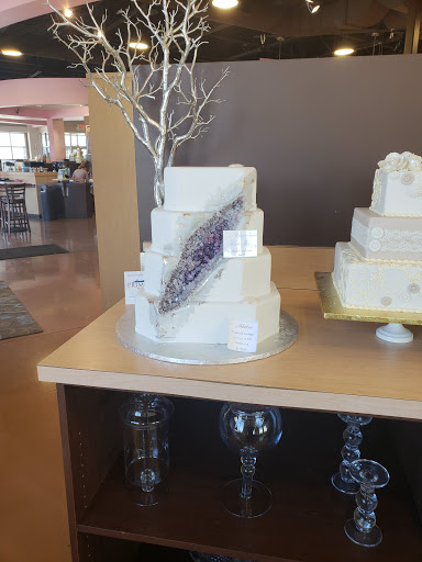 Wedding Bakery «elé Cake Co.», reviews and photos, 810 E Dixie Dr, Dayton, OH 45449, USA