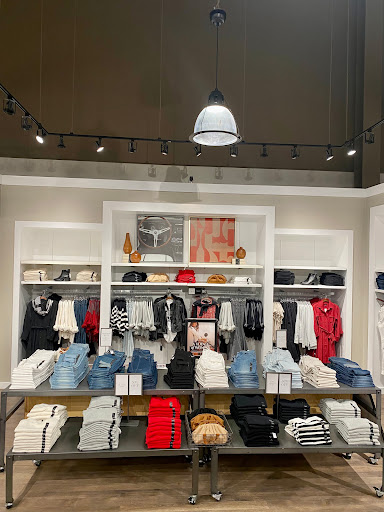 Clothing Store «Banana Republic», reviews and photos, 454 Evergreen Ct, Central Valley, NY 10917, USA