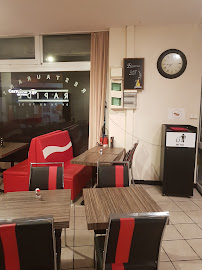 Atmosphère du Restaurant Les 2 Continents à Le Bourg-d'Oisans - n°3