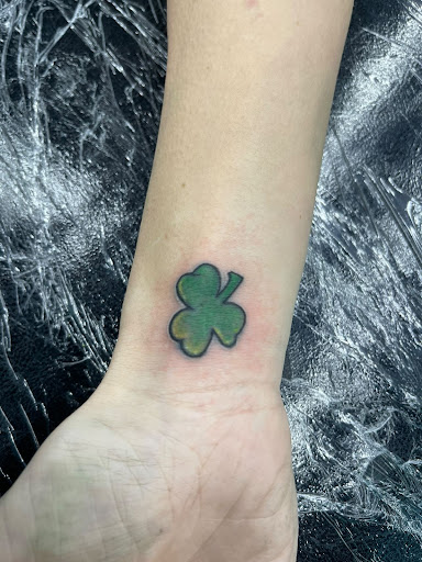 Explore new york giants tattoos ideas, creative tattoo ideas in Staten Island, available at Tight work tattoos