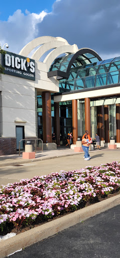 Shopping Mall «Oakland Mall», reviews and photos, 412 W 14 Mile Rd, Troy, MI 48083, USA