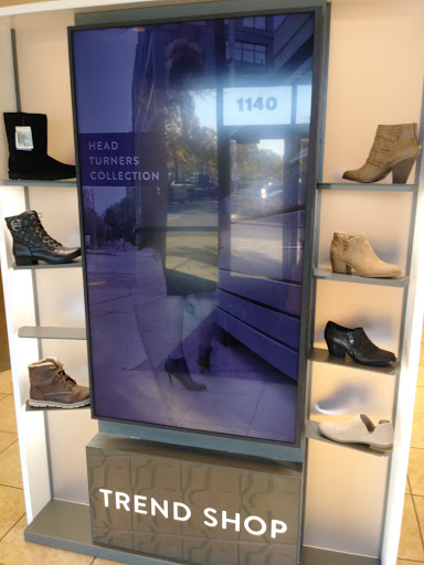 Shoe Store «Famous Footwear», reviews and photos, 1140 Harter Pkwy, Yuba City, CA 95993, USA