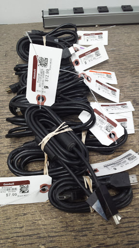 Thrift Store «Gilbert & University Goodwill Retail Store & Donation Center», reviews and photos, 1900 E University Dr, Mesa, AZ 85203, USA