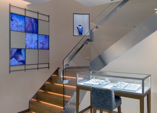Jewelry Store «De Beers Diamond Jewellers», reviews and photos, 716 Madison Ave, New York, NY 10065, USA