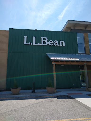 Clothing Store «L.L. Bean», reviews and photos, 7 Backus Ave, Danbury, CT 06810, USA