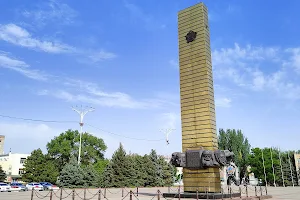 Monument to the heroes of the front and home front workers image