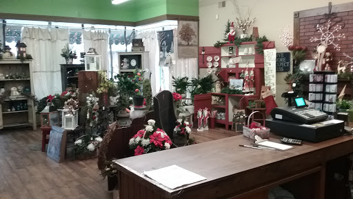 Florist «DeMuth Florist», reviews and photos, 302 Pittsburgh St, Connellsville, PA 15425, USA